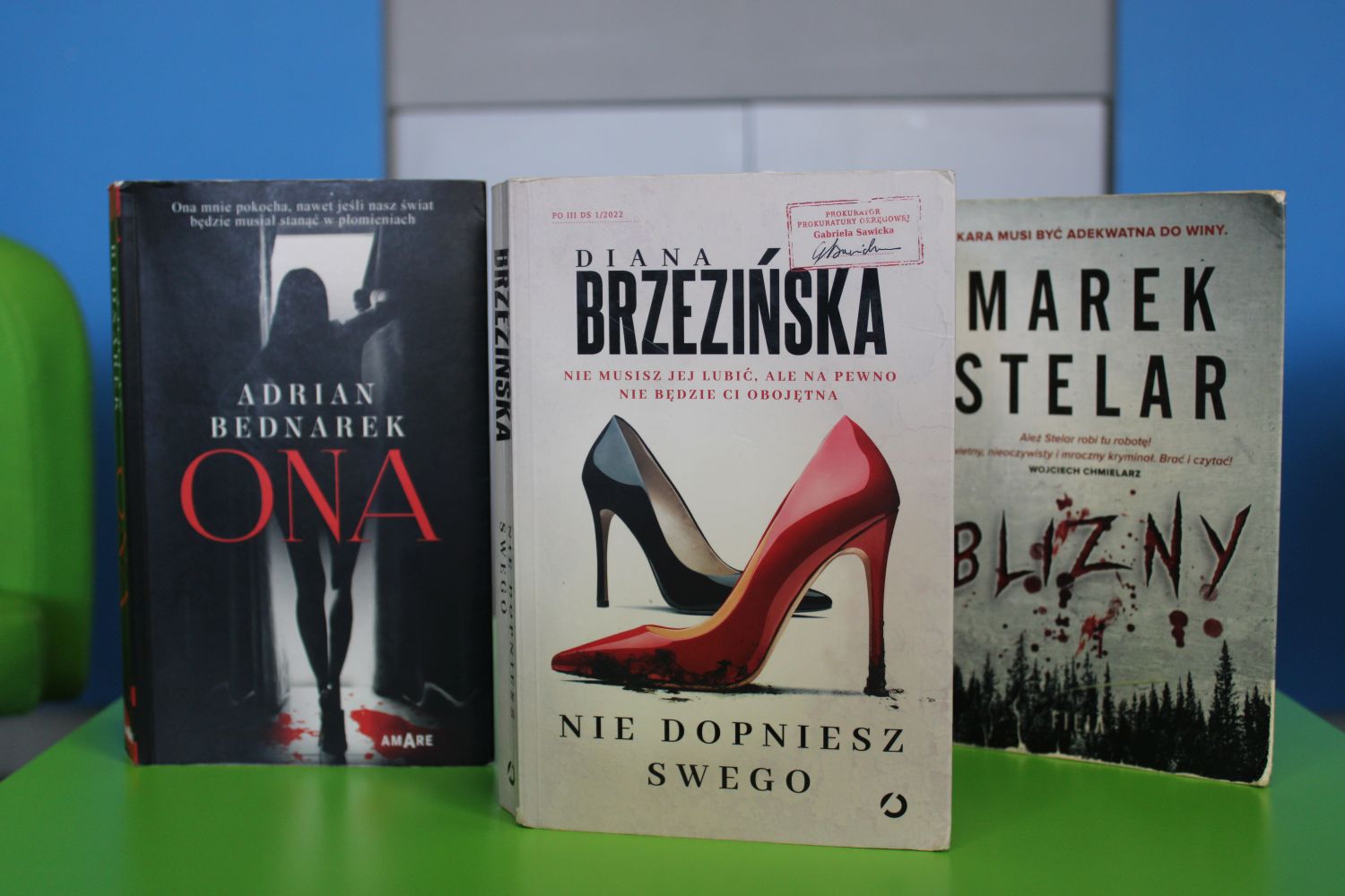 wystawka trzech książek