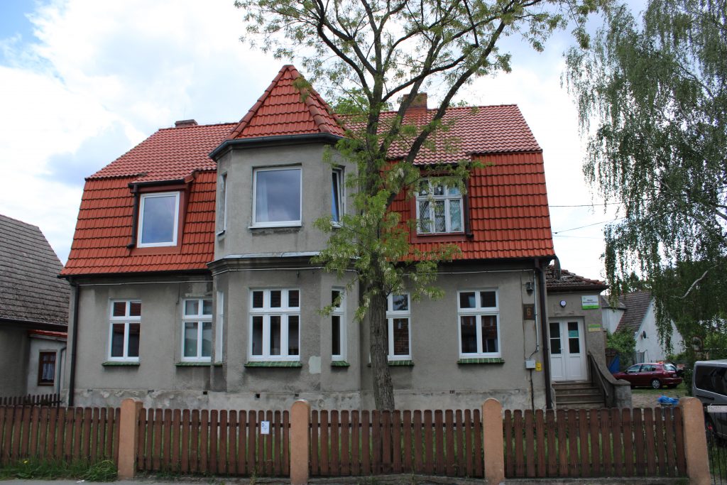 zdjęcie przedstawiające budynek w którym mieści się filia nr 10